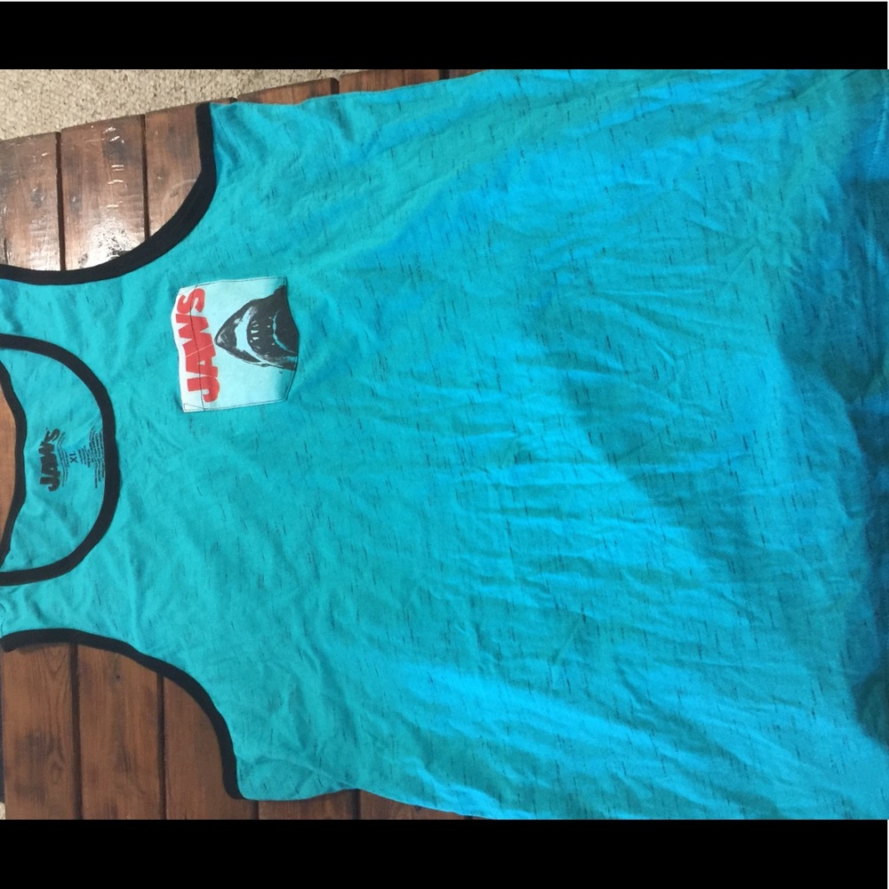 Xl Jaws shirt